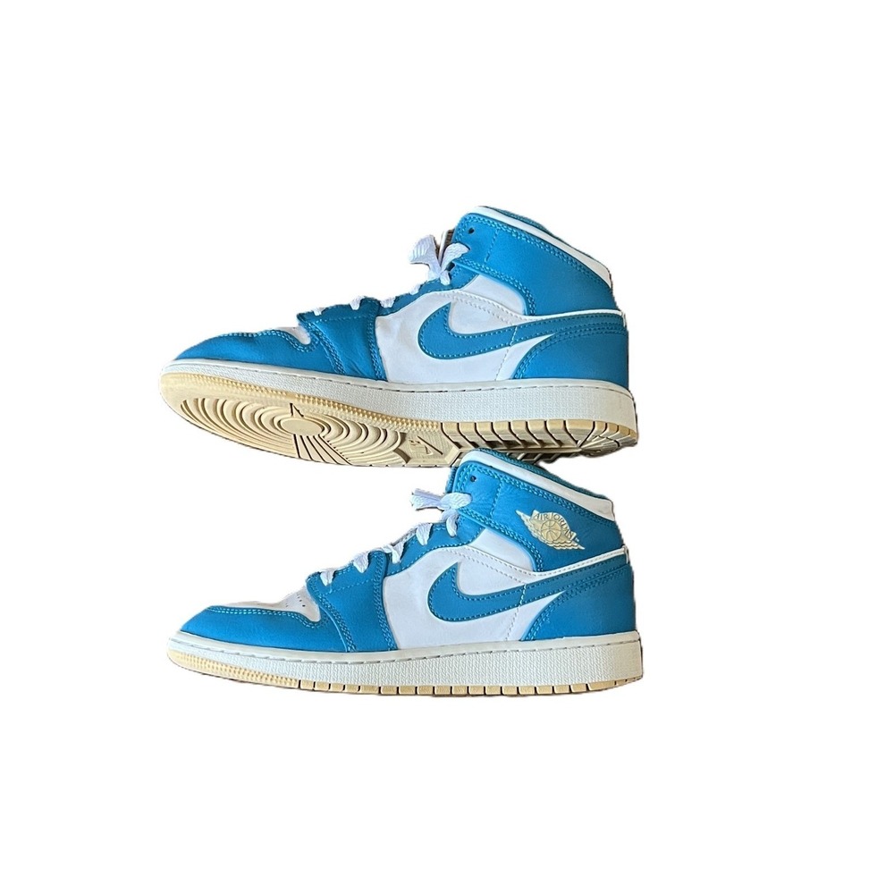 Sporty Streetwear Air Jordan 1 Mid (GS) "Aquatone" DQ8423-400 Youth Size 4.5Y